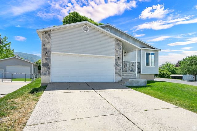 711 S 825 E, Layton, UT 84041