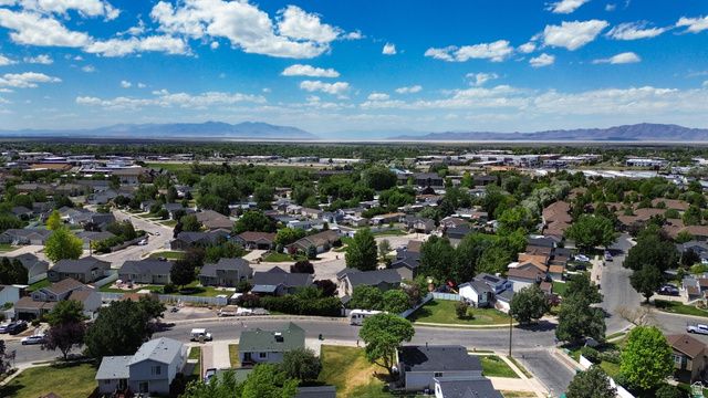 711 S 825 E, Layton, UT 84041