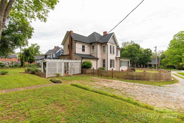 7 Kings Mountain Street, York, SC 29745