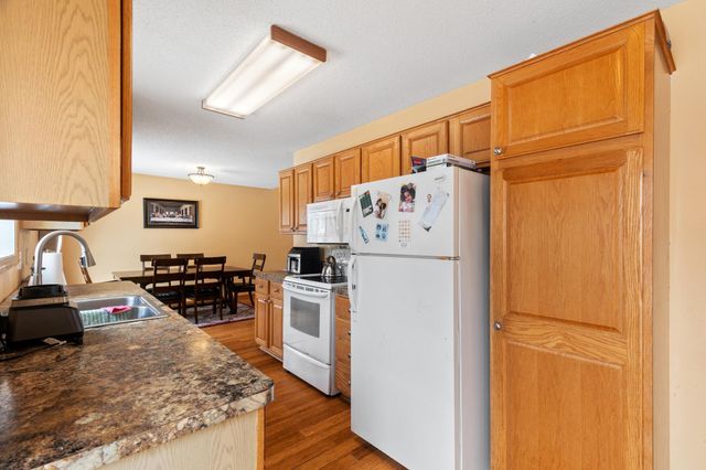 9811 Hamlet Lane S, Cottage Grove, MN 55016