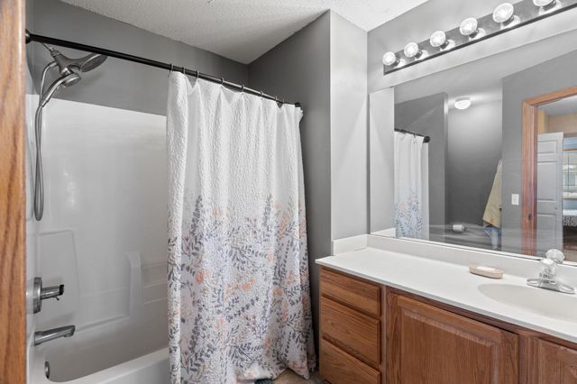 9811 Hamlet Lane S, Cottage Grove, MN 55016