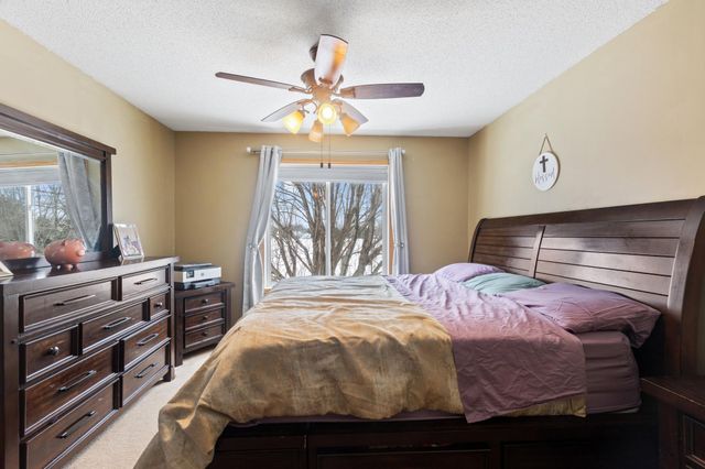 9811 Hamlet Lane S, Cottage Grove, MN 55016