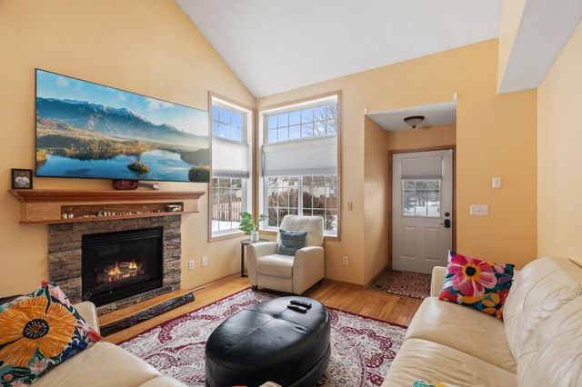 9811 Hamlet Lane S, Cottage Grove, MN 55016