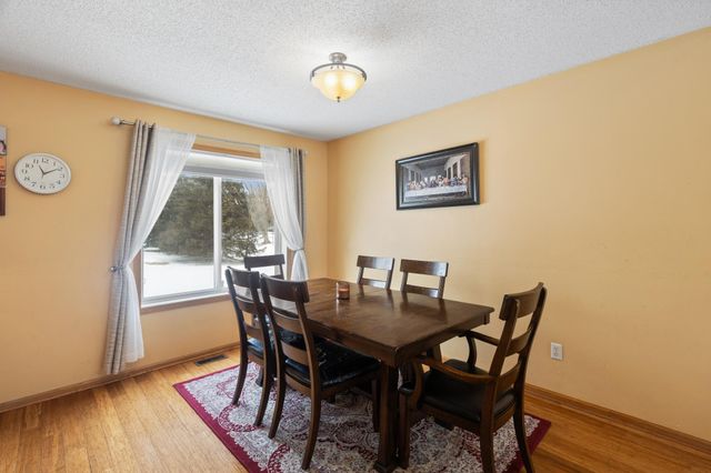 9811 Hamlet Lane S, Cottage Grove, MN 55016