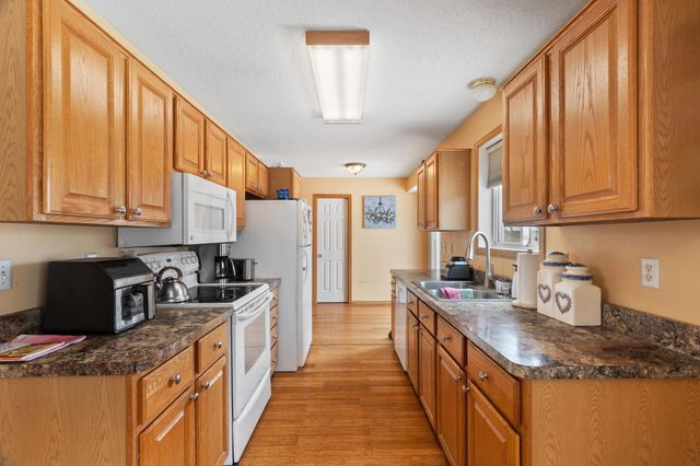 9811 Hamlet Lane S, Cottage Grove, MN 55016