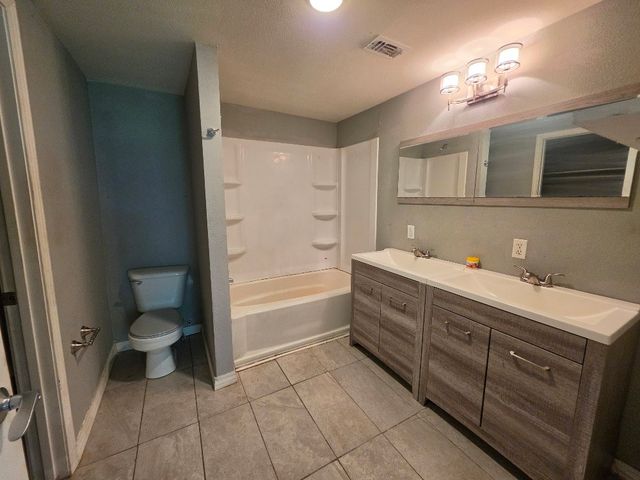 515 N Bosque Street, Meridian, TX 76665