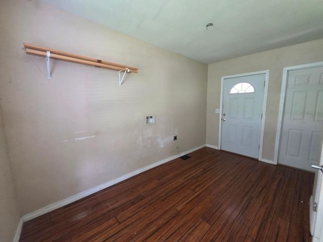 515 N Bosque Street, Meridian, TX 76665