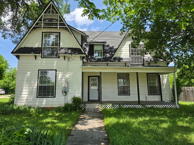 515 N Bosque Street, Meridian, TX 76665