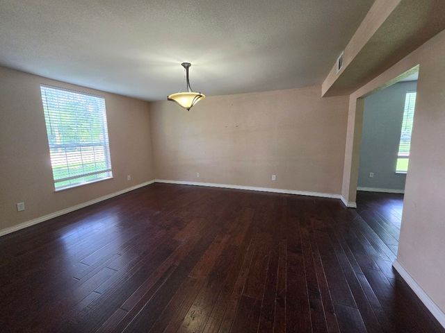 515 N Bosque Street, Meridian, TX 76665