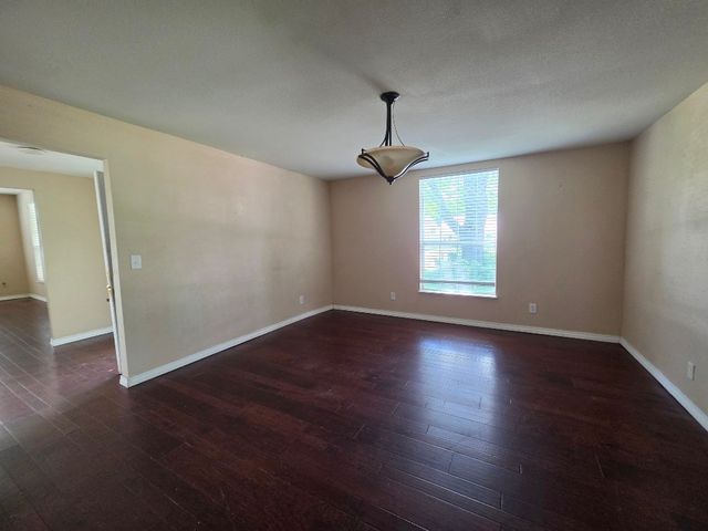 515 N Bosque Street, Meridian, TX 76665