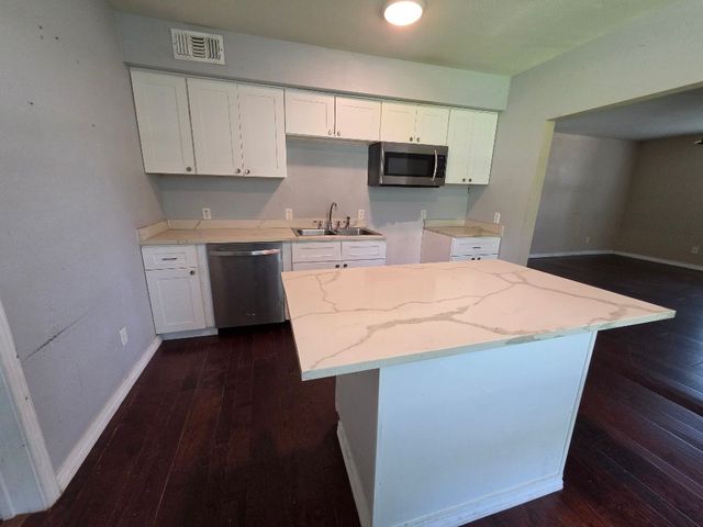 515 N Bosque Street, Meridian, TX 76665