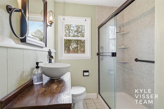 1661 Herrick Avenue, Grand Rapids, MI 49505