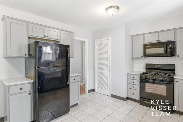 1661 Herrick Avenue, Grand Rapids, MI 49505