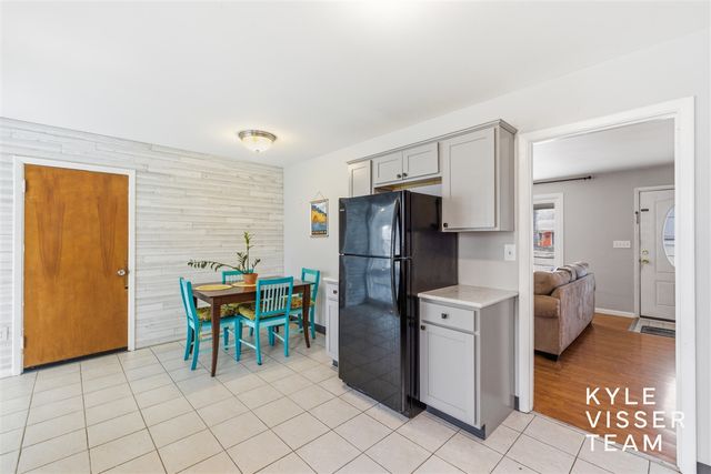 1661 Herrick Avenue, Grand Rapids, MI 49505