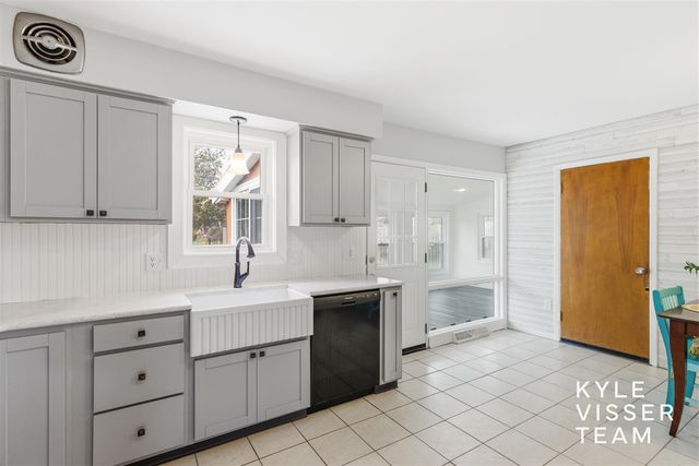 1661 Herrick Avenue, Grand Rapids, MI 49505