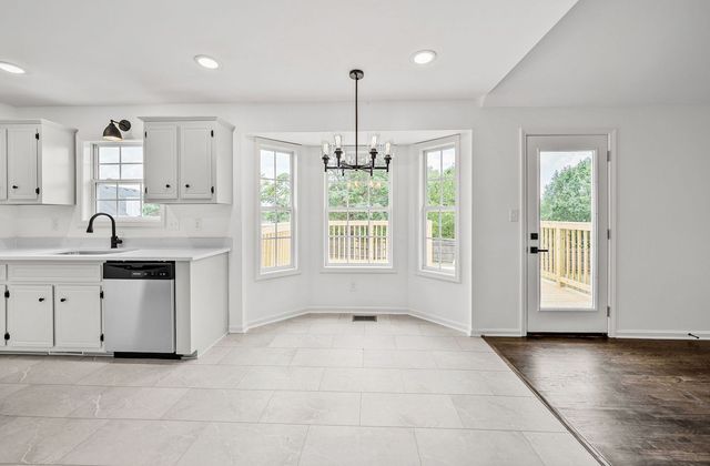 270 Harold Dr, Clarksville, TN 37040
