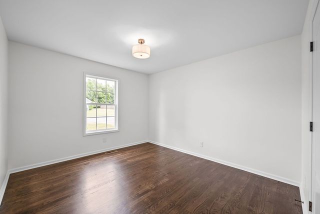 270 Harold Dr, Clarksville, TN 37040