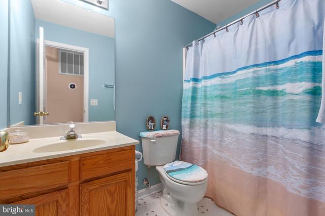 12215 STONEHENGE DR, Fredericksburg, VA 22407