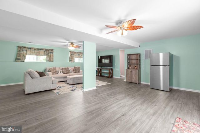 12215 STONEHENGE DR, Fredericksburg, VA 22407