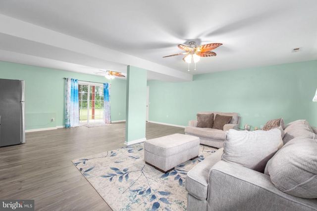 12215 STONEHENGE DR, Fredericksburg, VA 22407