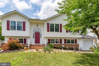 12215 STONEHENGE DR, Fredericksburg, VA 22407