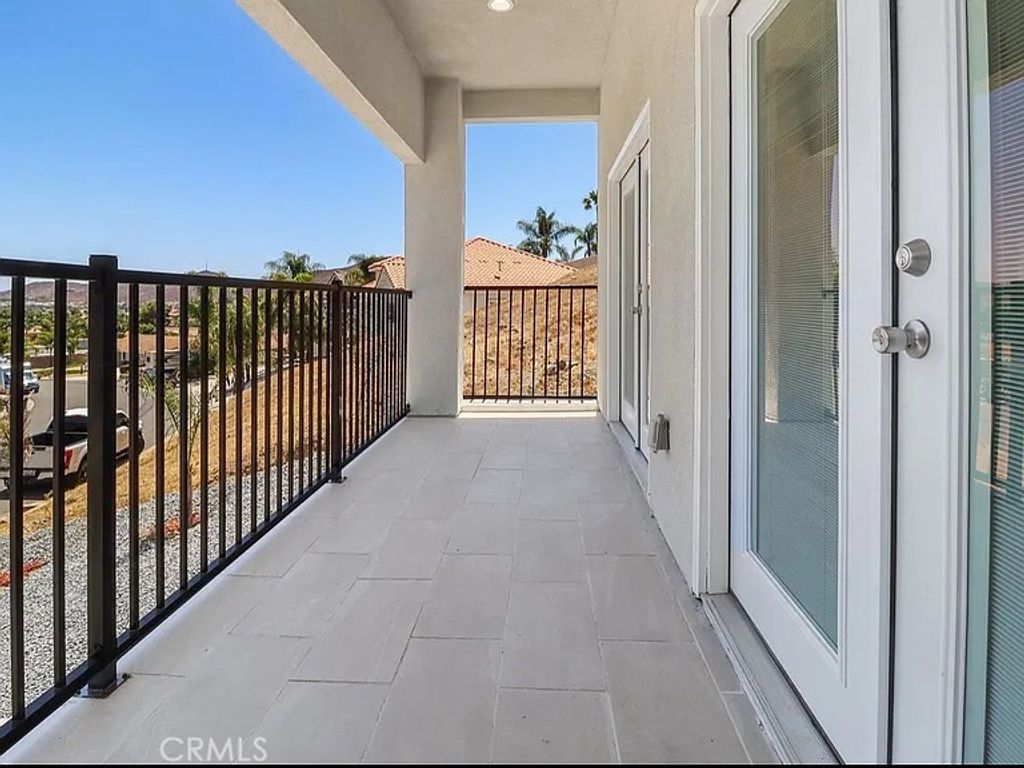 29847 Smugglers Point, Canyon Lake, CA 92587 — photo 2
