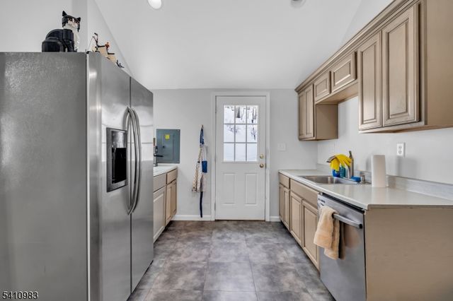 165 Glenside Trl, Byram Twp., NJ 07871