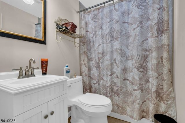 165 Glenside Trl, Byram Twp., NJ 07871