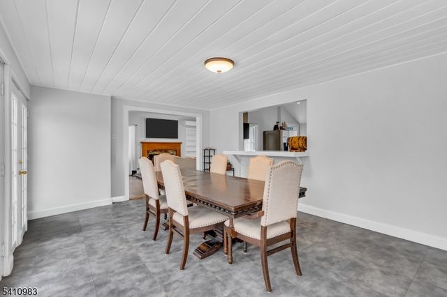 165 Glenside Trl, Byram Twp., NJ 07871