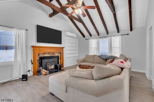 165 Glenside Trl, Byram Twp., NJ 07871