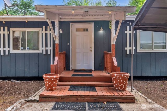 3303 E Harstine Island Road S, Shelton, WA 98584