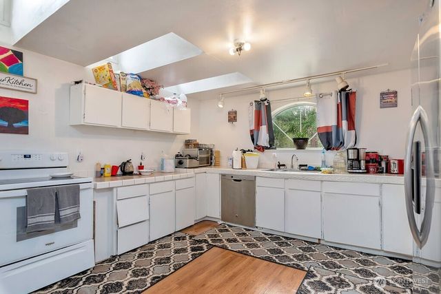 3303 E Harstine Island Road S, Shelton, WA 98584