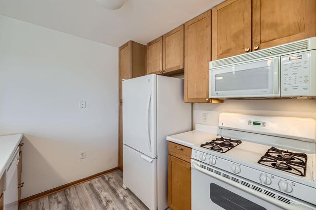 820 Emerald Street 402, Saint Paul, MN 55114