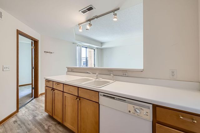 820 Emerald Street 402, Saint Paul, MN 55114