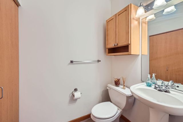 820 Emerald Street 402, Saint Paul, MN 55114