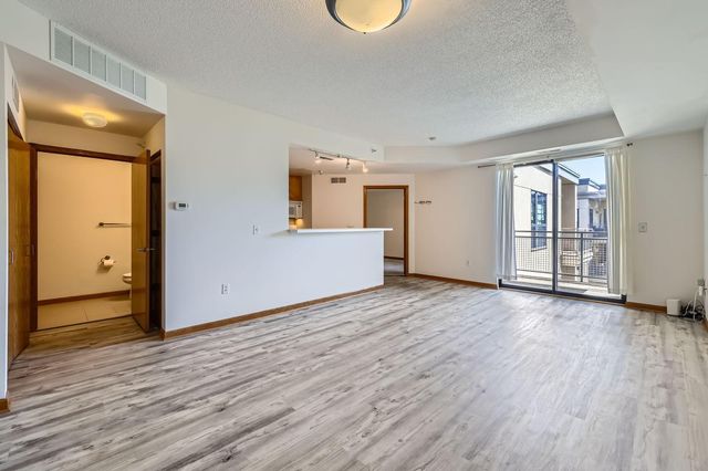 820 Emerald Street 402, Saint Paul, MN 55114