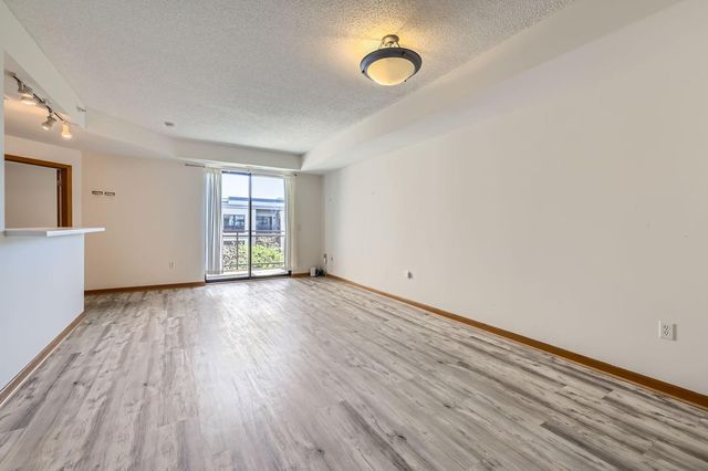 820 Emerald Street 402, Saint Paul, MN 55114