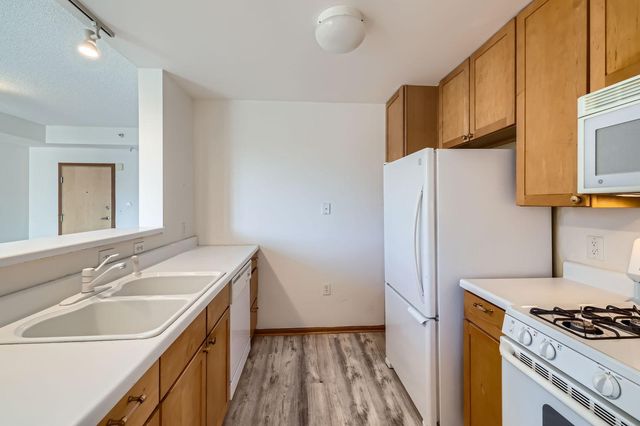 820 Emerald Street 402, Saint Paul, MN 55114