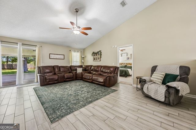 109 Lake Crest Drive, Kingsland, GA 31548