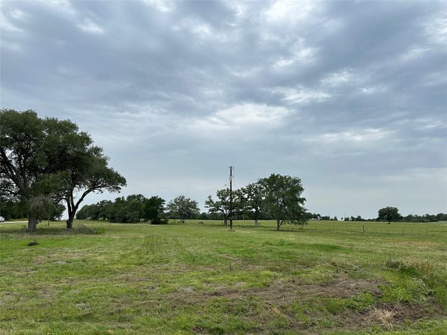 4903 Fm 180, Ledbetter, TX 78946