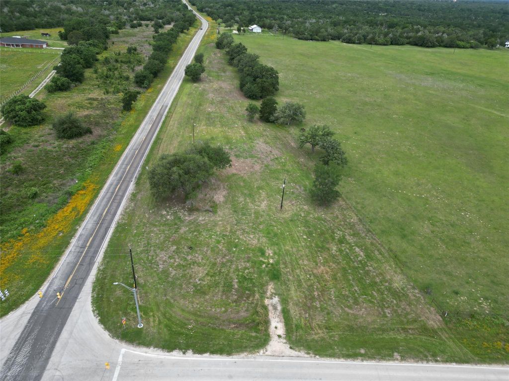4903 Fm 180, Ledbetter, TX 78946