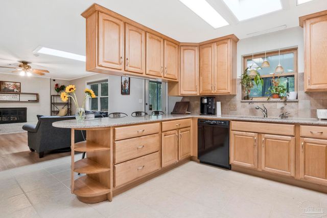 6257 Spanish Oak Ct, Pensacola, FL 32526