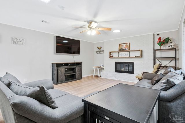 6257 Spanish Oak Ct, Pensacola, FL 32526
