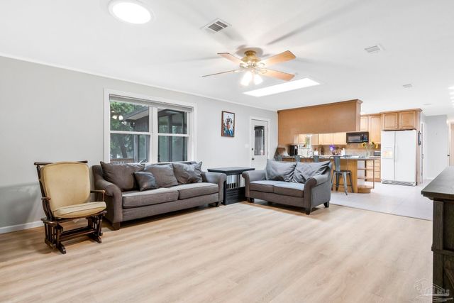 6257 Spanish Oak Ct, Pensacola, FL 32526