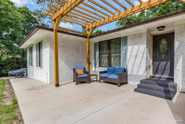 6257 Spanish Oak Ct, Pensacola, FL 32526