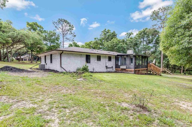6257 Spanish Oak Ct, Pensacola, FL 32526