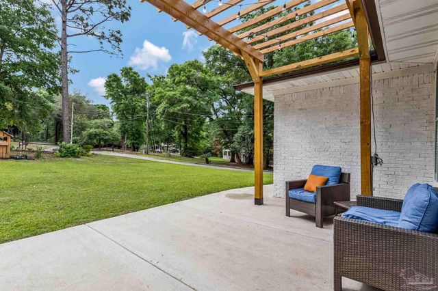 6257 Spanish Oak Ct, Pensacola, FL 32526