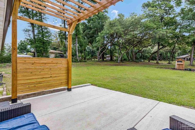 6257 Spanish Oak Ct, Pensacola, FL 32526