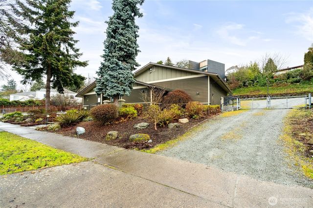 812 Davis Place S, Seattle, WA 98144