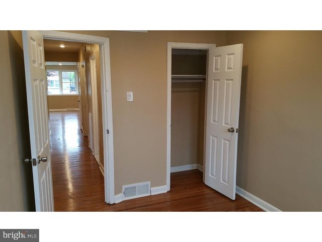 9960 WOODFERN RD, Philadelphia, PA 19115